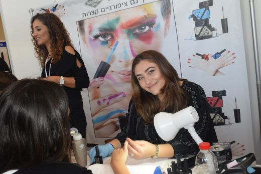 אורלית אוקוביץ וביו סקלפצר בתערוכת קוסמו ביוטי 2016 אורלית אוקוביץ וביו סקלפצר בתערוכת קוסמו ביוטי 2016