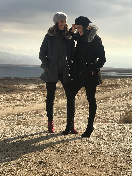 אנה ארונוב ודנה גרוצקי בצילומים למותג האופנה ג’אמפ צילום : יח"צ