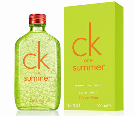 קלווין קליין יוצאת במהדורת קיץ מוגבלת של הבושם CK ONE
