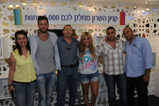 ליהיא גרינר ומייקל לואיס בקניון. צילום: יוסי ליבוביץ