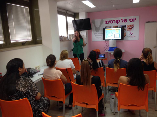 חגיגות שנה לנייל סטודיו פתח תקווה חגיגות שנה לנייל סטודיו פתח תקווה