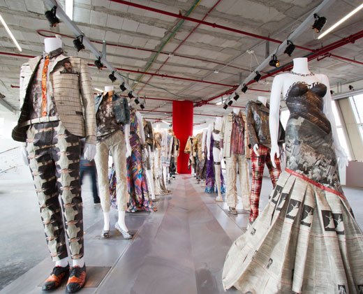 תערוכת נייר אופנה של שנקר תיפתח בקניון רחובות. צילום: תמי דהן