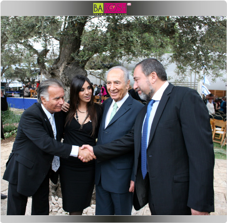 אביגדור ליברמן, שמעון פרס, הזמרת סיוון וקובי אשרת. צילום: תומר ויינר.