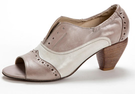NINE WEST - קולקציית אביב קיץ2011