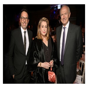 _Jean-Agon, CEO of L’Oréal, Catherine Deneuve, Nicolas Hieronimus, L’Oréal Députy CEO in charge of צילום Stephane Feugère Divisions