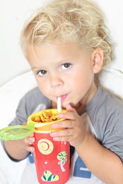 מיימית חטיפים מבית המותג NUBY, 25 שח במקום 40 שח- מחיר בלעדי לתערוכת בייבילנד, יחצ חול (2) מיימית חטיפים מבית המותג NUBY, 25 שח במקום 40 שח- מחיר בלעדי לתערוכת בייבילנד, יחצ חול (2)